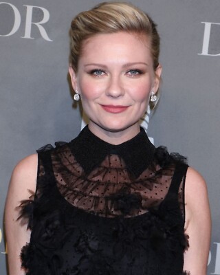KIRSTEN DUNST 8x10 PHOTO *
