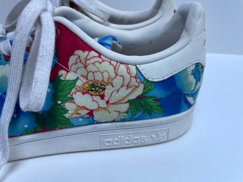 Scarpe da ginnastica Adidas hawaiane floreali UK 7 da donna Stan Smith in tela BB5158 RARE - Foto 7 di 15