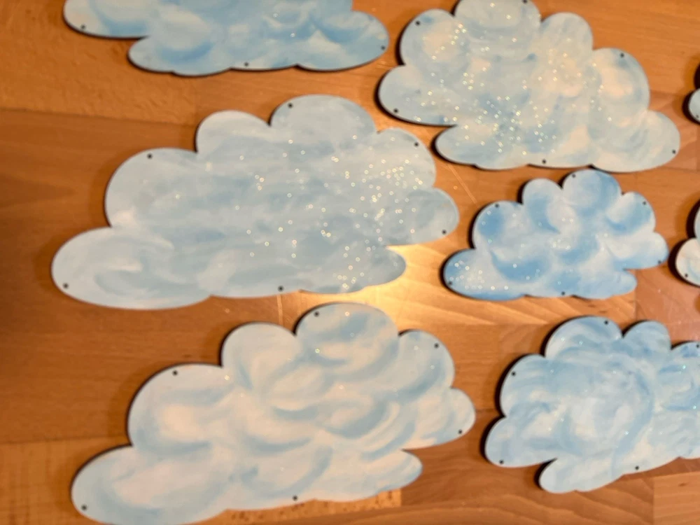 handbemalte Wolken aus Sperrholz 5mm zur Dekoration