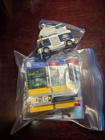 LEGO 3661 Bank & Money Transfer - RETIRED City Police 2011