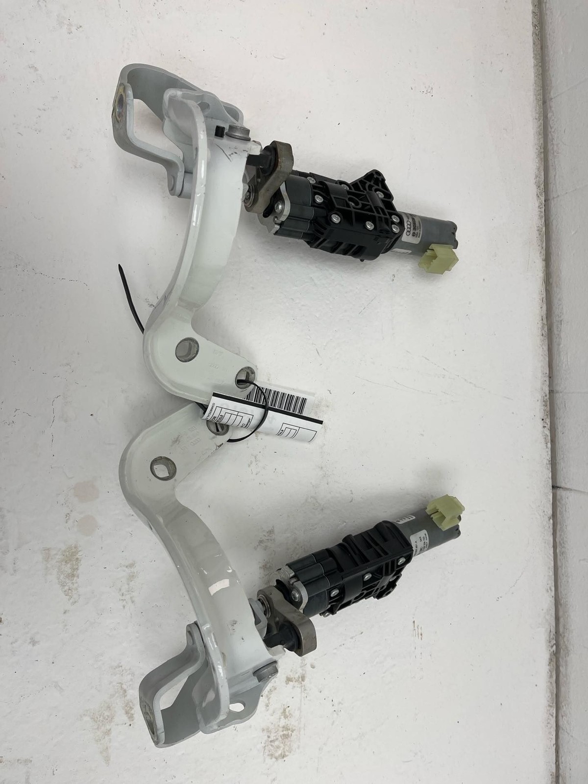 2015-2020 BENTLEY BENTAYGA Power Lift Tail Gate Hinge Motor Actuator Set LH & RH