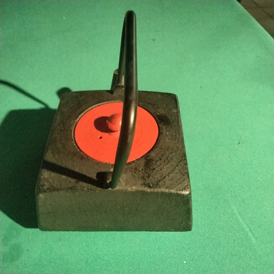 Good quality modern Japanese cast iron teapot With Red (kyusu) - 750 ml capacity - Image 2 of 4