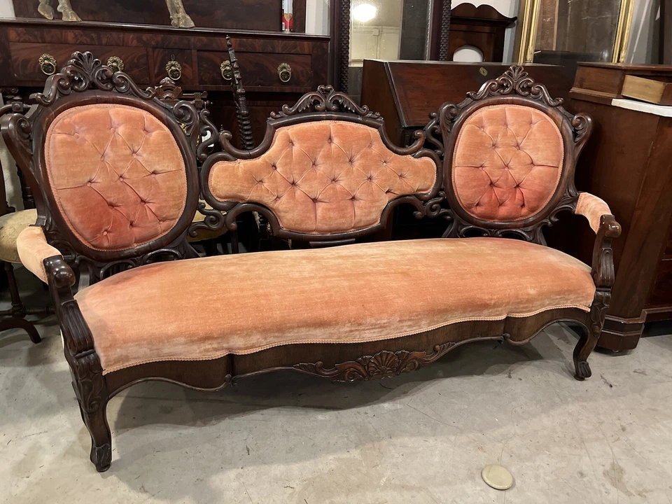 Antiguo sofá de salón victoriano de palisandro muy tallado perforado rococó 1860 Foto 2 de 4