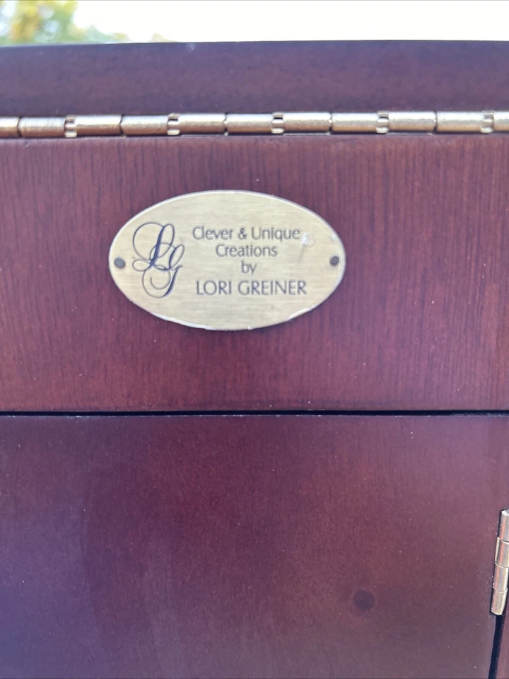 Lori Greiner Makeup /Jewelry StorageClever & Unique Creations  2007 13”x10”x8” - Image 4 of 4