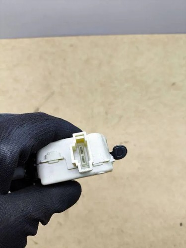 MERCEDES-BENZ E W211 Tankverschluss A2038201997 2.20 Diesel 2003 33113153