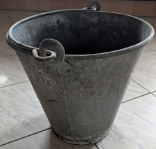 Secchio zinco vecchio, secchio zinco-metallo + manico, fioriera, decorazione giardino