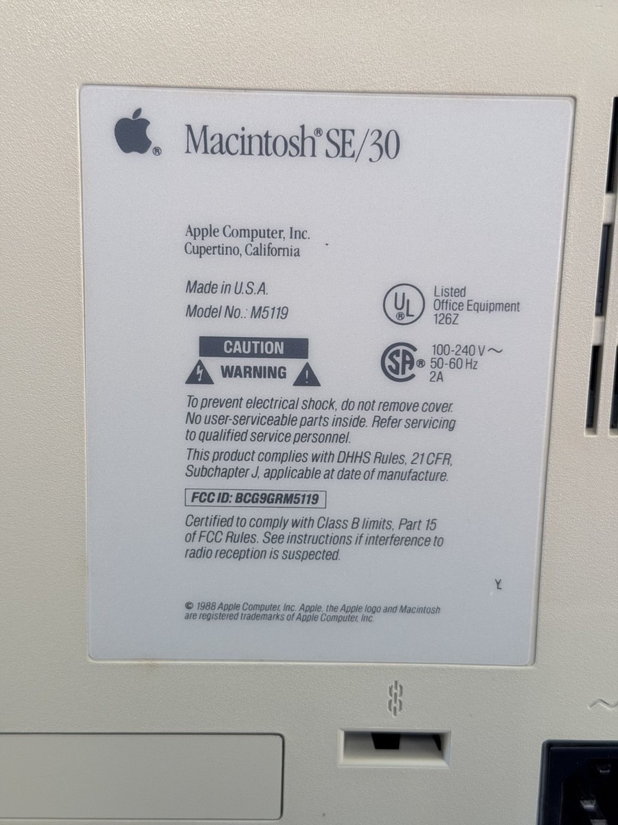 Apple Macintosh SE/30 Vintage Computer 1989 WORKING + Keyboard