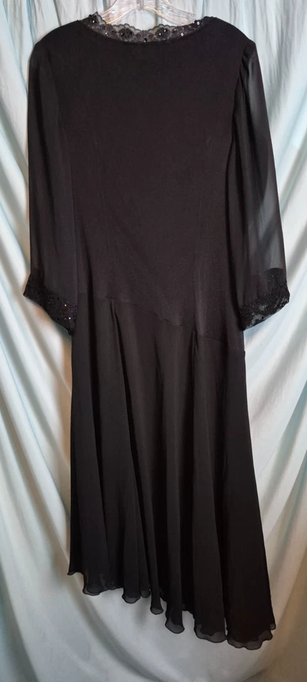 Vestido Vaina Midi Sangría Negro Sólido de Gasa Cuello en V Manga Abullonada Talla 20W Foto 4 de 4