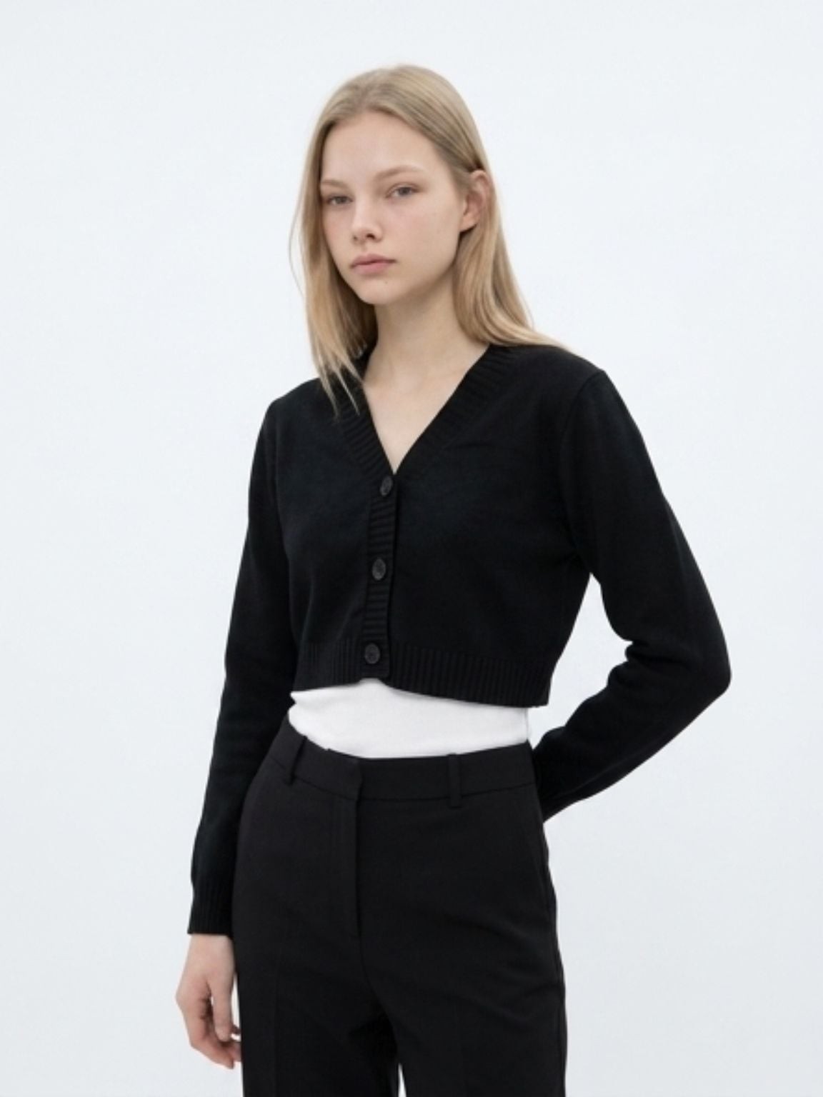 Elegant Black Cropped V-Neck Button-Up Cardigan