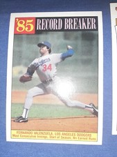 1986 Topps #207 Fernando Valenzuela '85 Record Breaker Los Angeles Dodgers