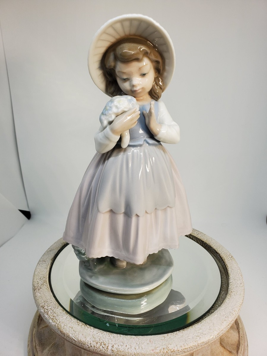 LLADRO花鉢を持った少女 NAO BY LLADRO GIRL WITH FLOWERS 8