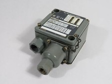 Allen-Bradley 836T-T253J Series A Pressure Control COSMETIC DAMAGE USED