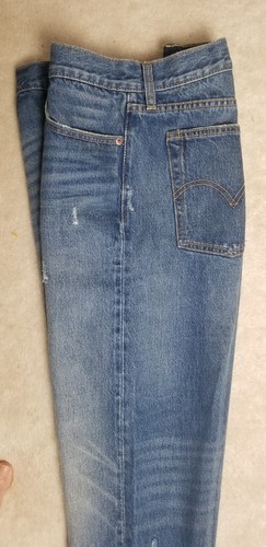 NEW Levi's Wedgie Fit Womens Jean's 32 Distressed Raw Hem Button Fly Med Wash - Picture 17 of 17