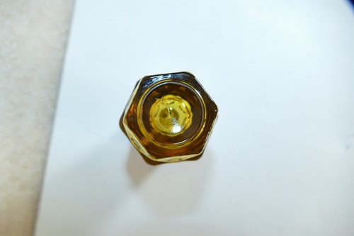 1 Vintage Amber Glass Replacement Salt or Pepper Shaker Thumbprint pattern - Picture 5 of 19