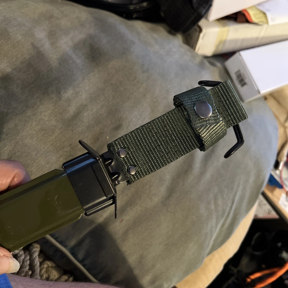Funda para cuchillo de combate M-7 pesada negra y verde oliva Foto 4 de 4
