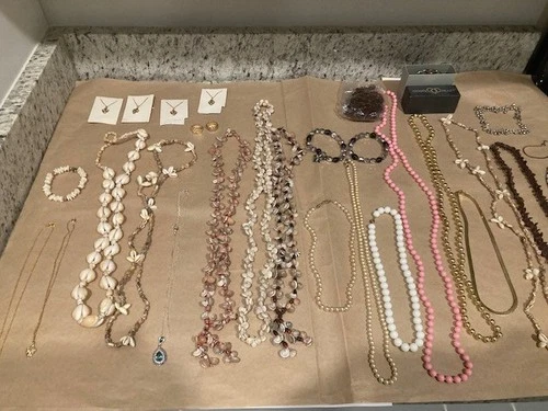 Vintage Lot of 133 Costume Jewelry items, Neckless, Rings, Earrings and Pins
