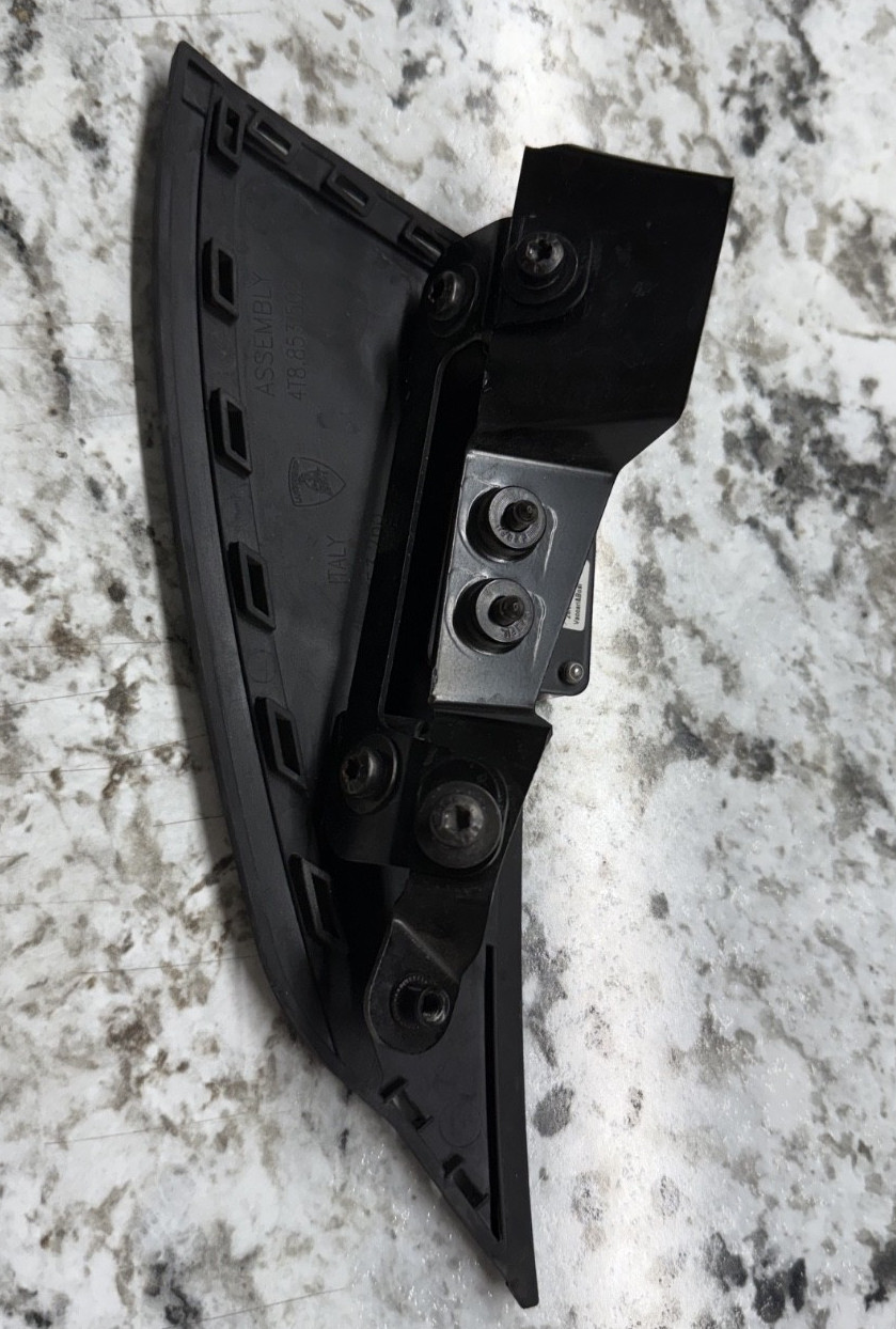 LAMBORGHINI HURACAN REAR PASSENGER RIGHT SIDE FENDER MOLDING 4T8853502