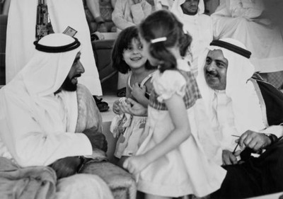 Sheikh Zayed bin Sultan Al Nahyan ruler of Abu Dhabi Saudi arms de - Old Photo
