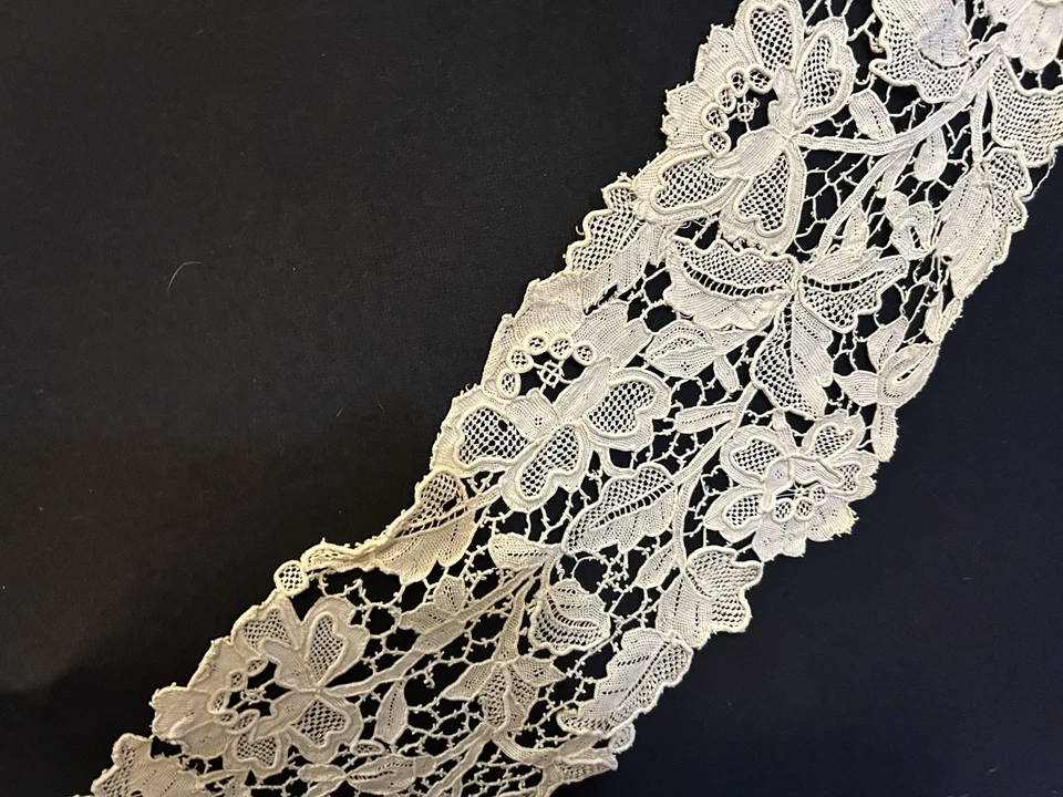 Large Pt De Venice Bertha Collar - image 3 of 4