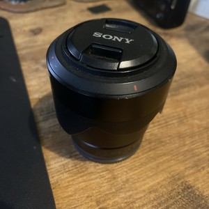 Sony E 55mm f/1.8 ZA Zeiss Sonnar T* & Sony Zeiss MC Protector