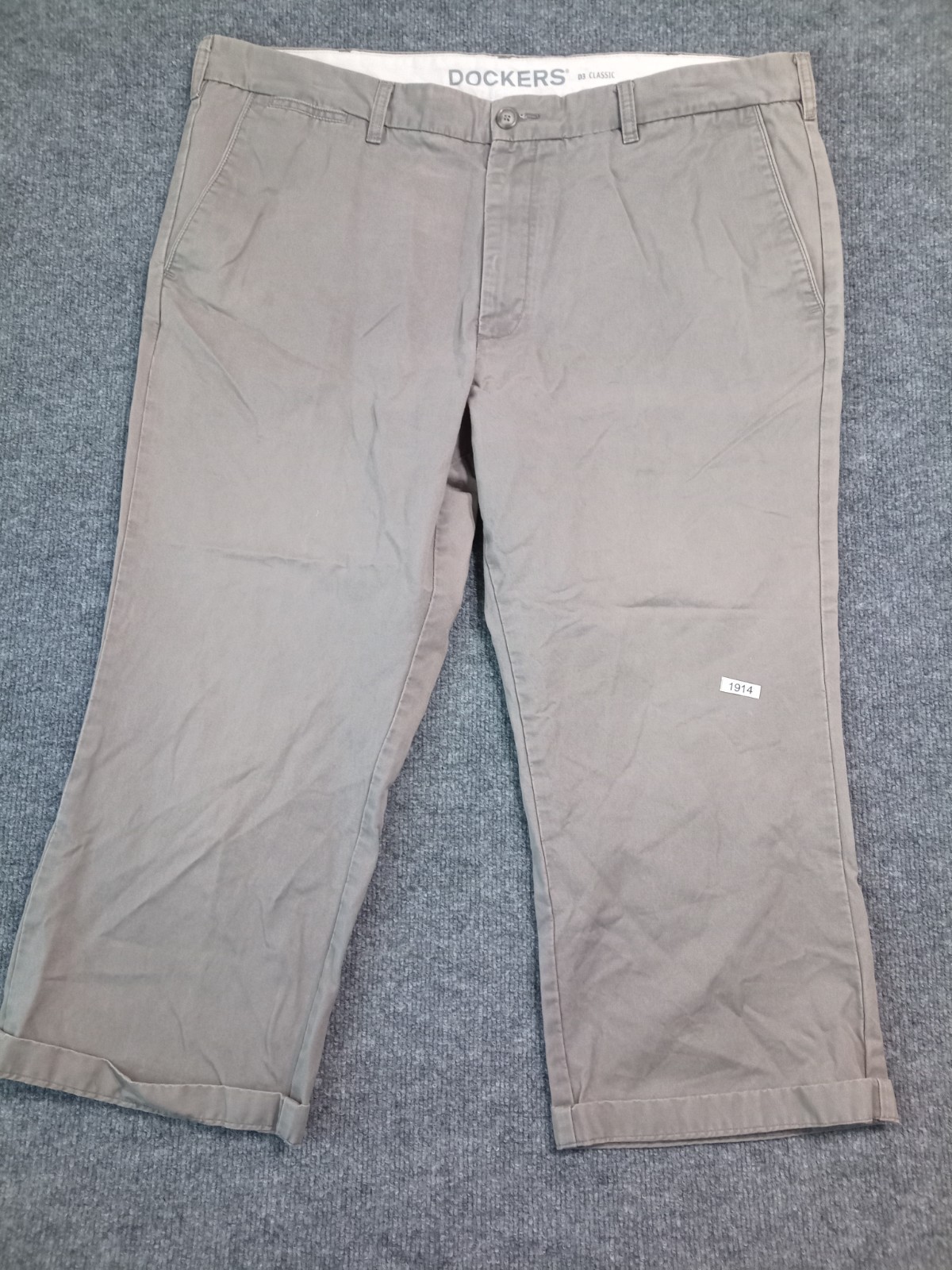 Dockers D3 Classic Khaki Pants Mens 42x30 Beige Flat Front Casual Chinos