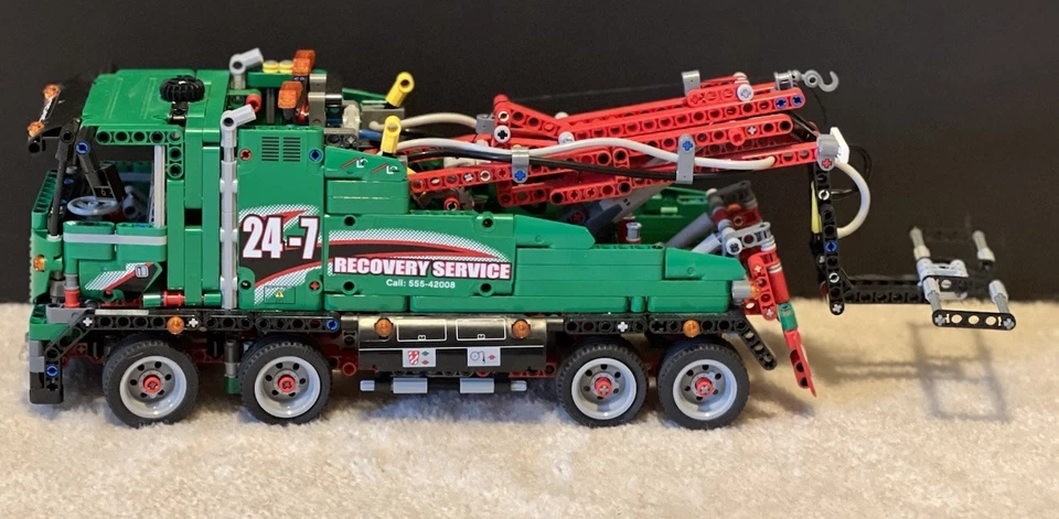 LEGO Technic Service Truck 42008 In 2013 Used Retired No Battery Box Or Motor - Image 2 of 4