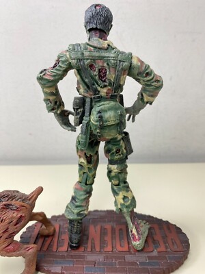 Palisades Resident Evil Veronica CAMO SOLDIER ZOMBIE w/ DOG Loose