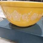 Vintage Pyrex Butterfly Gold #403 2.5 Quart Mixing Bowl 1970's Retro