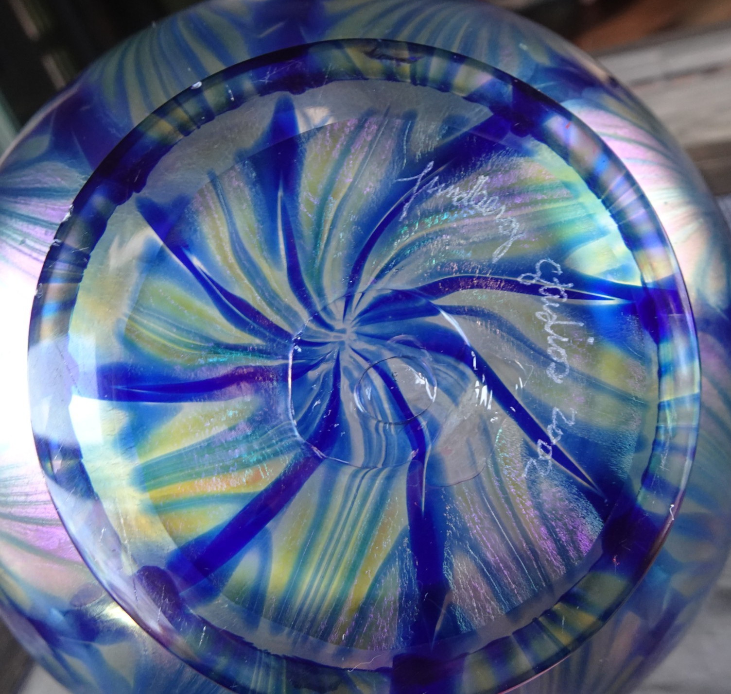 Signed Lundberg Studios Art Glass 2002 Pulled Feather Blue Iridescent Bowl