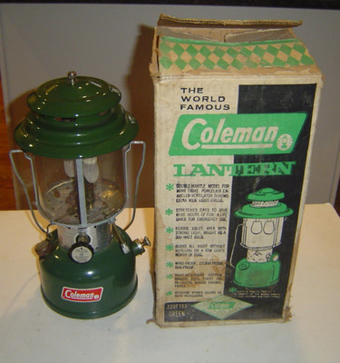 Vintage 1968 Coleman 220F195 Dual Mantle Green Lantern   With Original Box