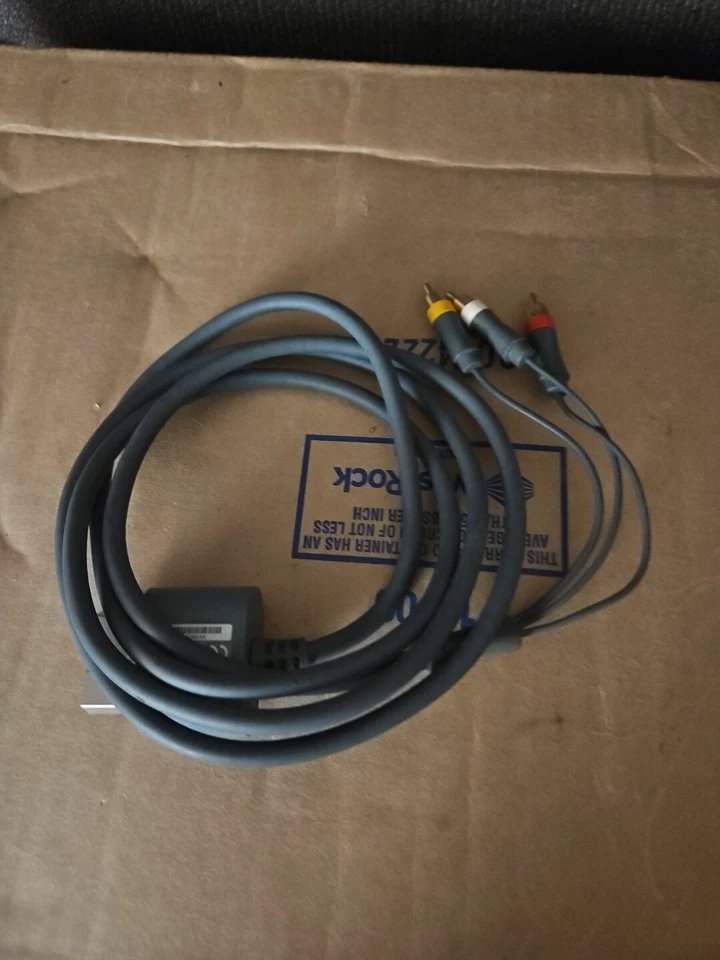 Оригинальный компонентный аудиовизуальный кабель высокой четкости Microsoft для Xbox 360 в очень хорошем состоянии  - Изображение 3 из 4