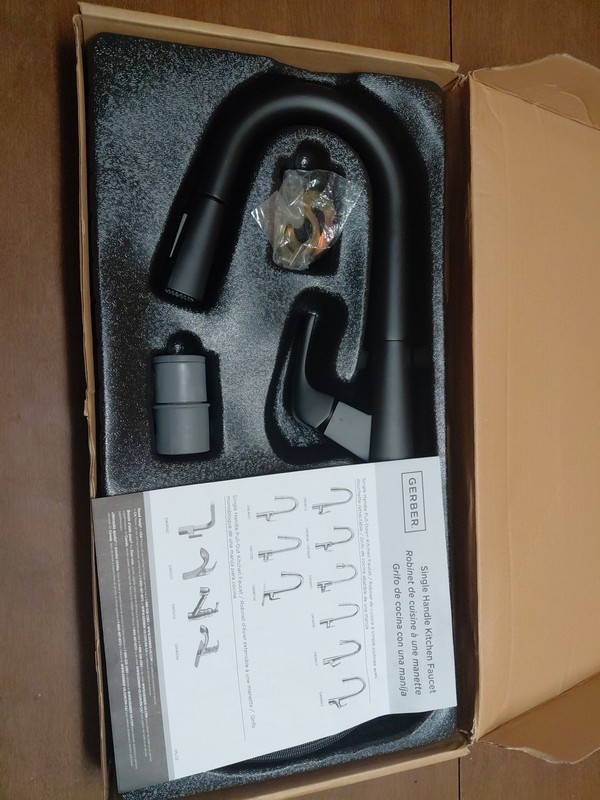 Gerber Danze D454418BS Vaughn 1-Handle Pull-Down Kitchen Faucet Satin Black