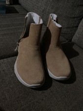 Sketcher short ladies boots, new size 6