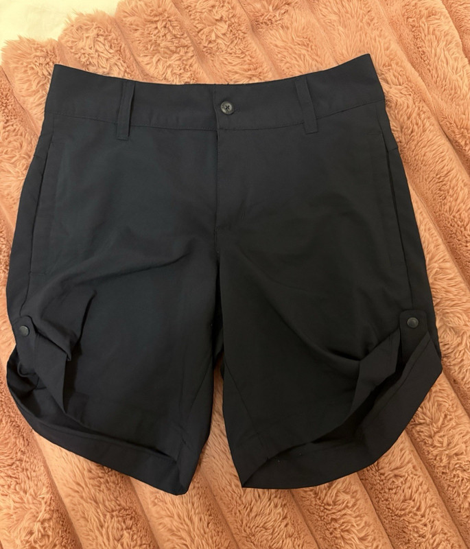 Columbia Womens Bermuda Shorts Black Size 2 Polyester Pockets Button Mid Rise
