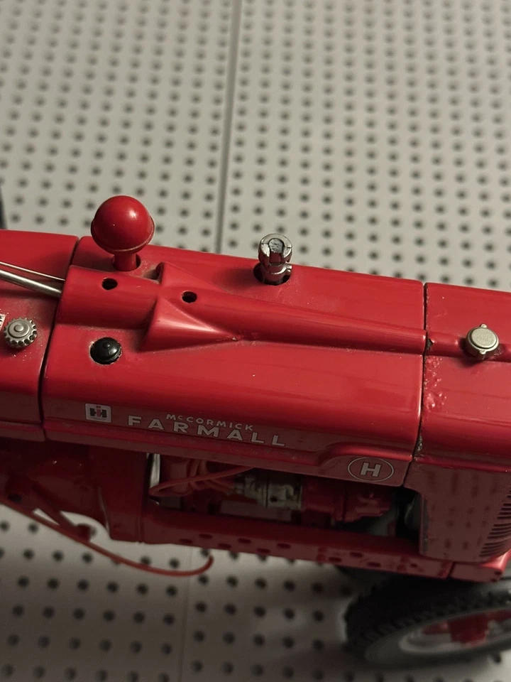 1/12 Franklin Mint - International Harvester McCormick Farmall Model H Tractor - Image 3 of 4