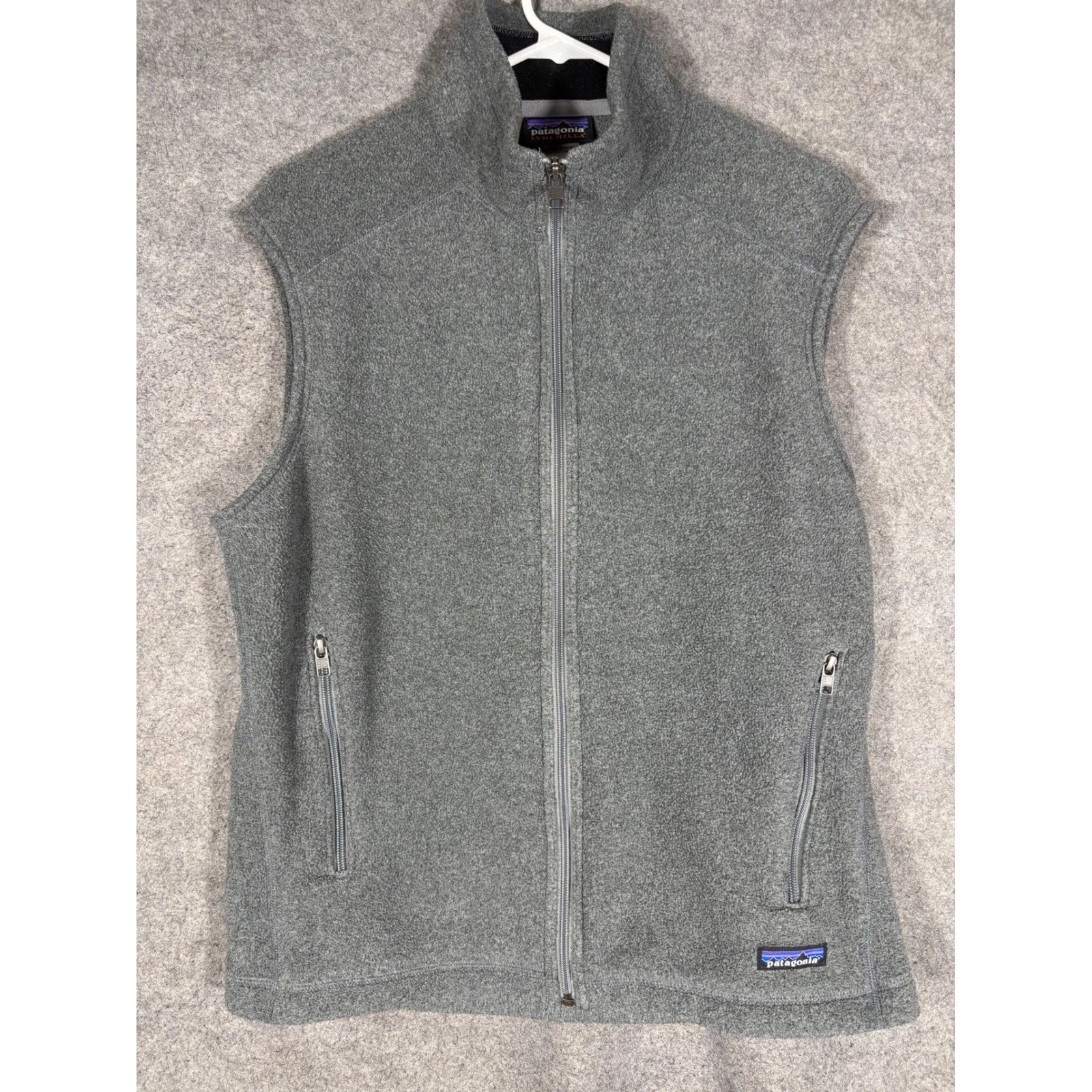 Patagonia Synchilla Fleece Vest Mens Medium Gray Full Zip 25185 Nickel Grey
Opens in a new window or