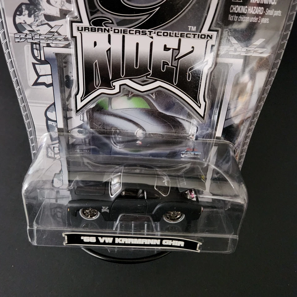 Maisto '66 VW Karmann Ghia G RIDEZ Chase 1 de 2500 plano negro 1:64 Foto 4 de 4