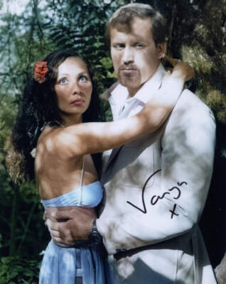 VANYA SEAGER - Pool Girl - James Bond - For Your Eyes Only handsigniert 10 x 8 ph