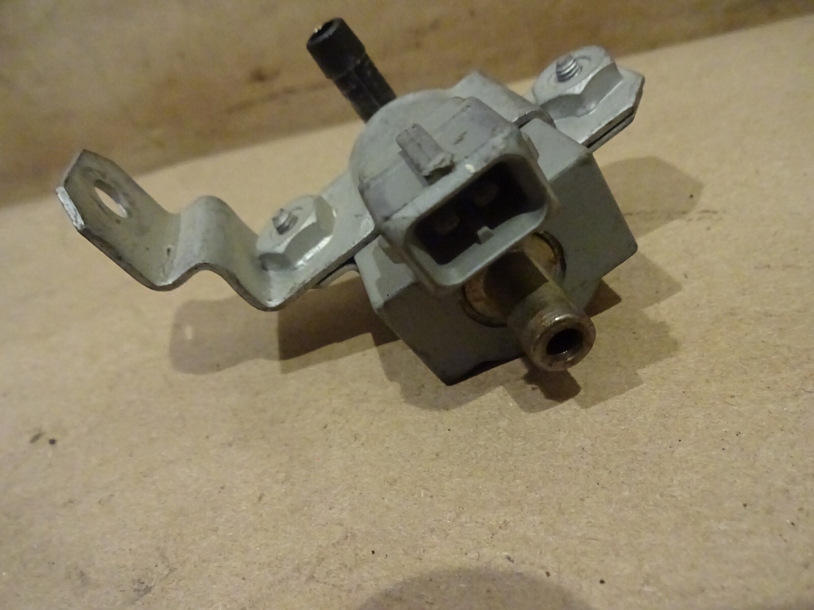 Ferrari 360,430 - Solenoid Valve & Bracket - P/N 178309