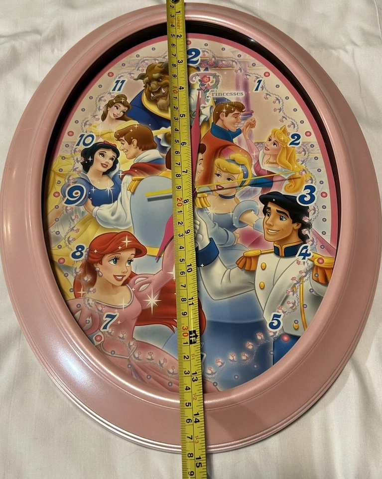 "Reloj de Pared Princesa Disney, Funciona con Pilas, Multicolor, 15"" X 11.5""" Foto 4 de 4
