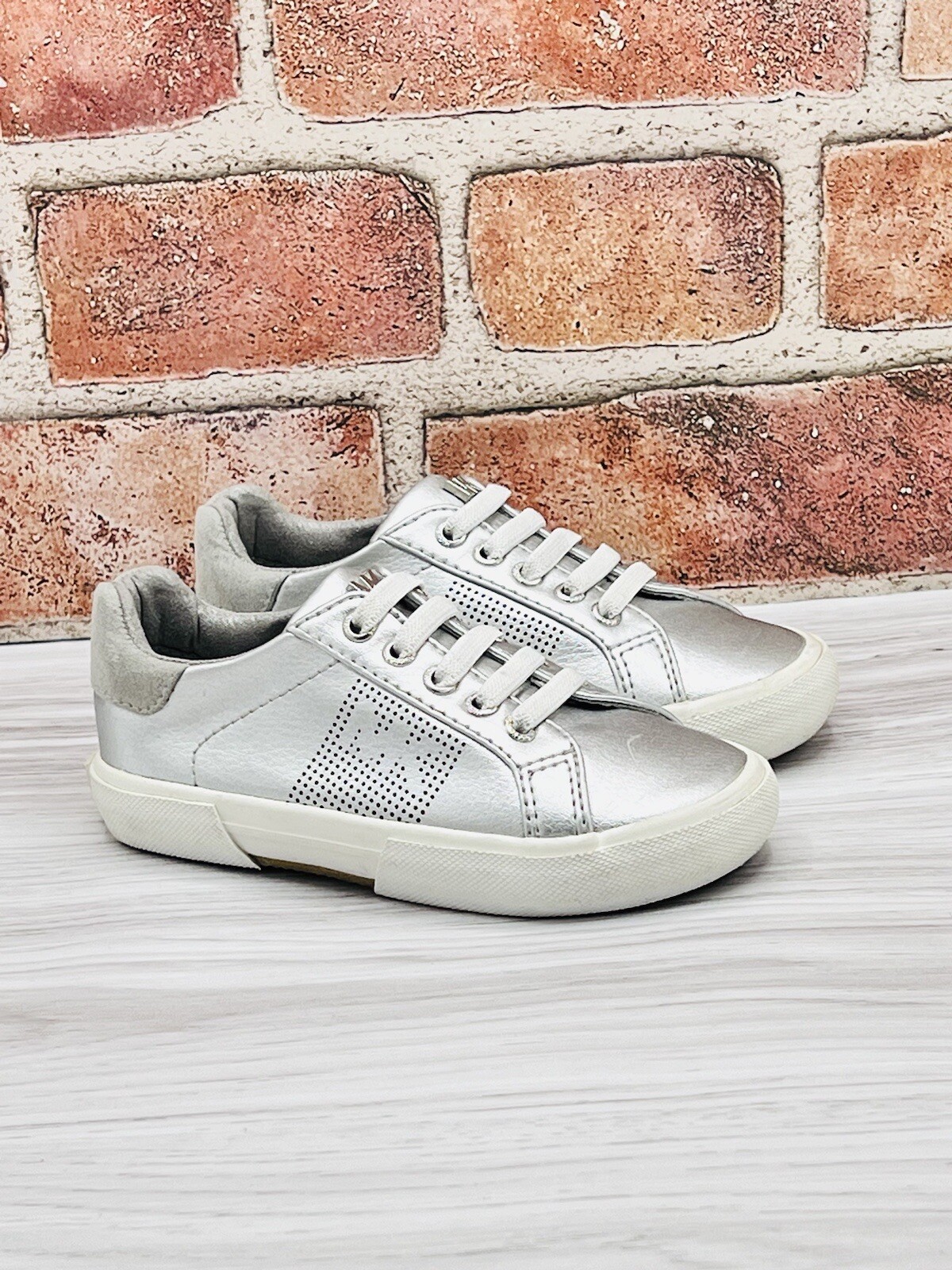 Michael Kors Sneakers Girls Toddler Shoes Silver 8 Toddler Court Low Top Slip On-image