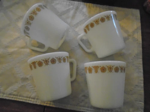 4 VINTAGE PYREX BUTTERFLY GOLD D HANDLE COFFEE MUGS CUPS 