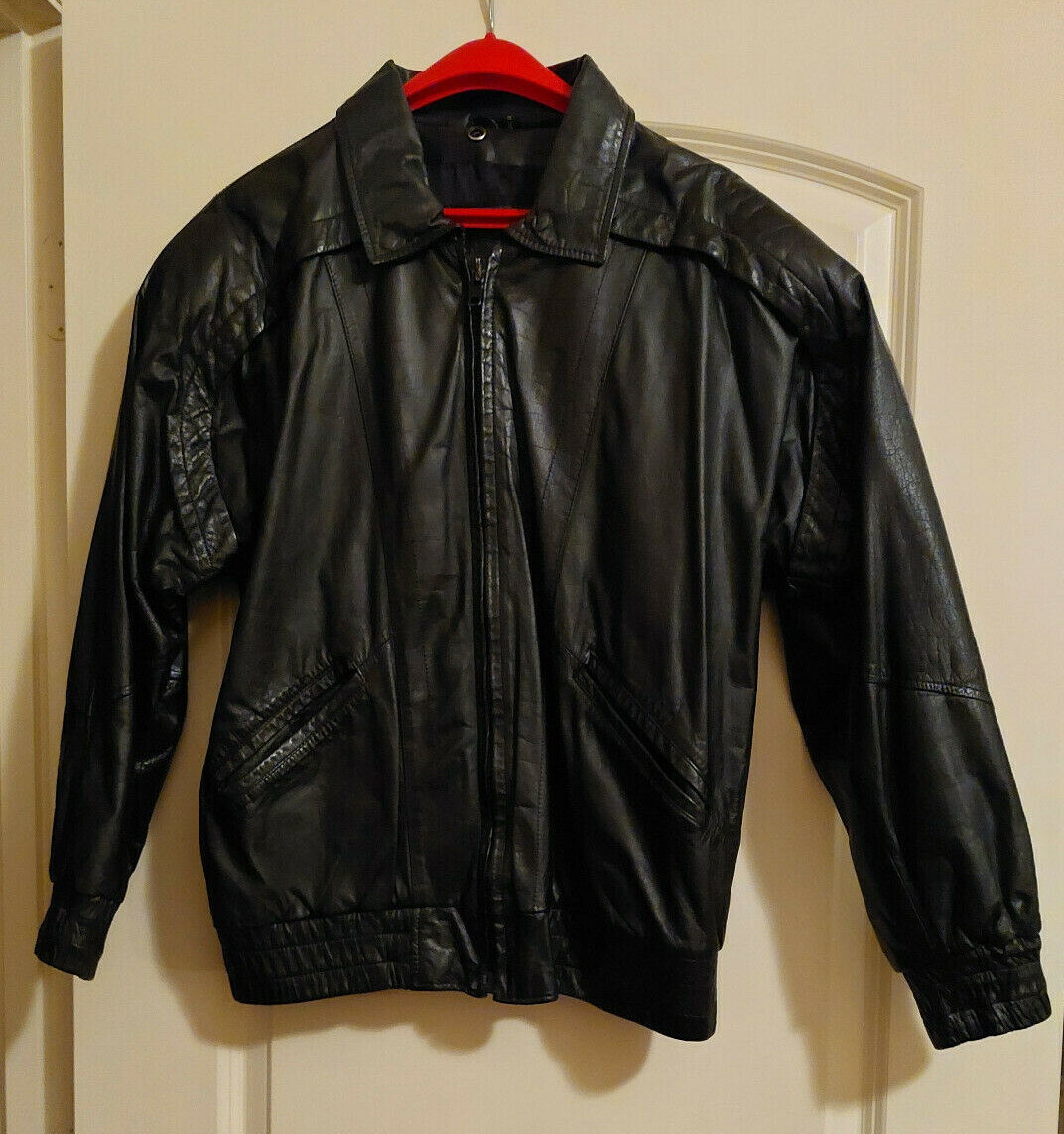 Vintage GB New York Women's Genuine Black Leather Bomber Jacket-Size LG-PreOwned Vintage GB New York Women's Genuine Black Leather Bomber Jacket-Size LG-PreOwned