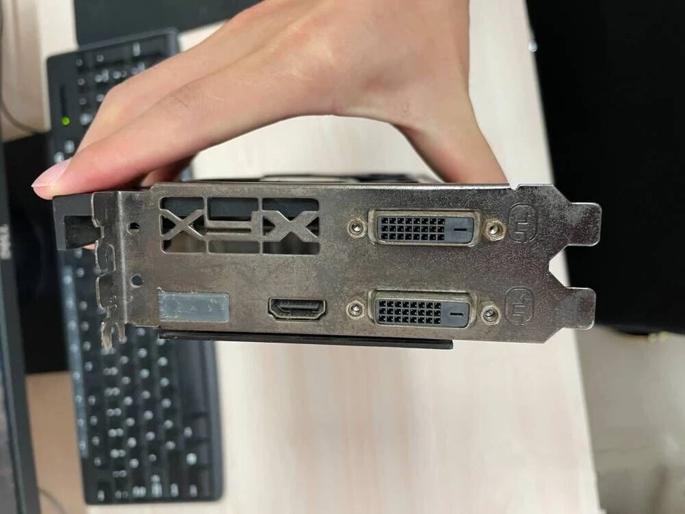 XFX AMD Radeon R9 390 4GB GDDR5 PCI-E Graphics Video Card DP DVI HDMI - Image 3 of 3