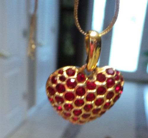 Very Pretty Gold 14k TGF Chain with GoldHeart with Ruby Red Gemstones - Picture 6 of 6