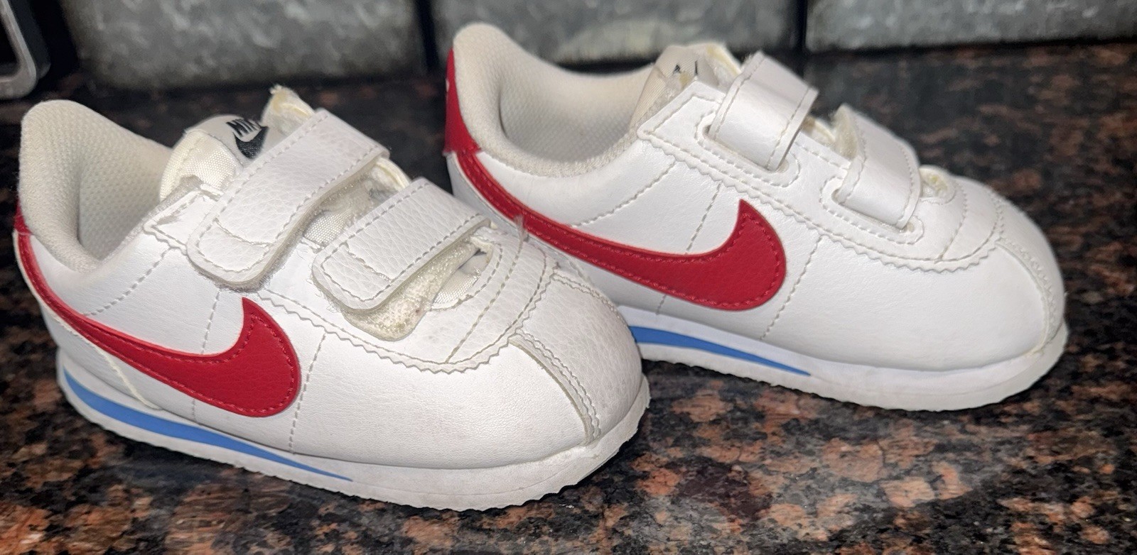 Size 7c Sneaker