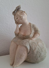Wunderschöne Skulptur Figur Dicke Frau Deko mit schönen Details in zarten Farben