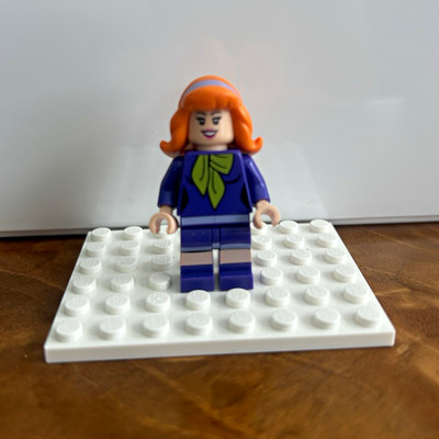 LEGO Scooby-Doo Daphne Blake Minifigure SCD004   2015