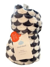 Cloud Island Gray White Geometric Scallop Plush Baby Blanket Target New