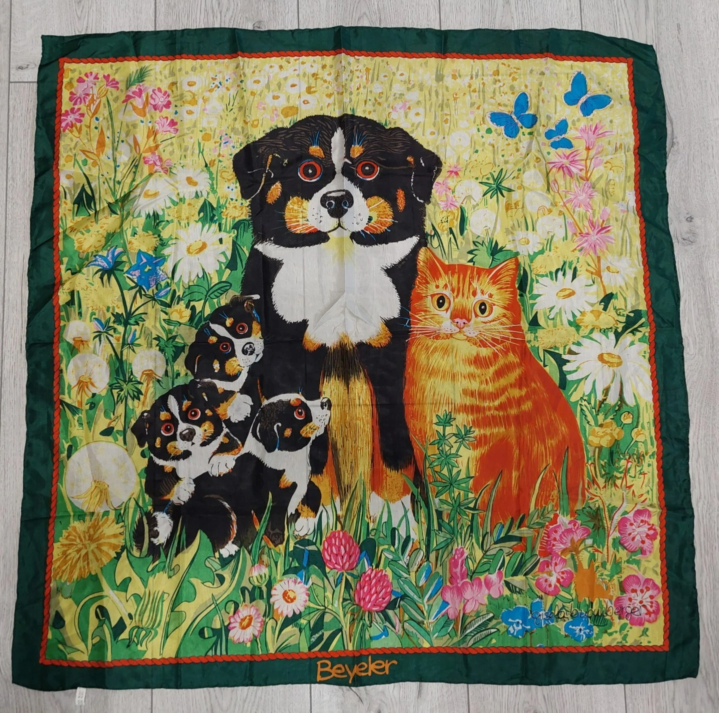 Silk Squa Scarf Dog, Cat Beyeler, VTG, size 85 cm/33,5 in, used